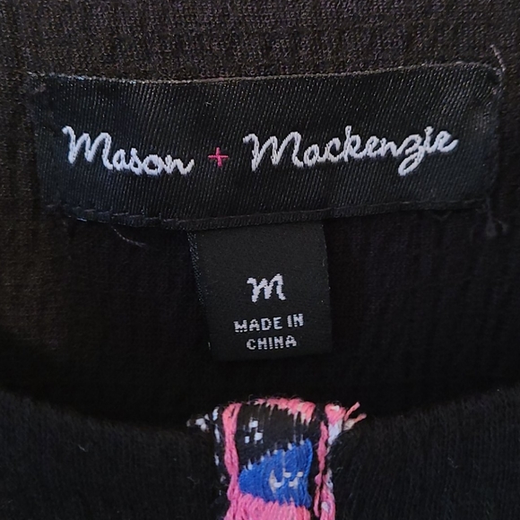 Spaghetti strap Tank Top - Picture 4 of 7